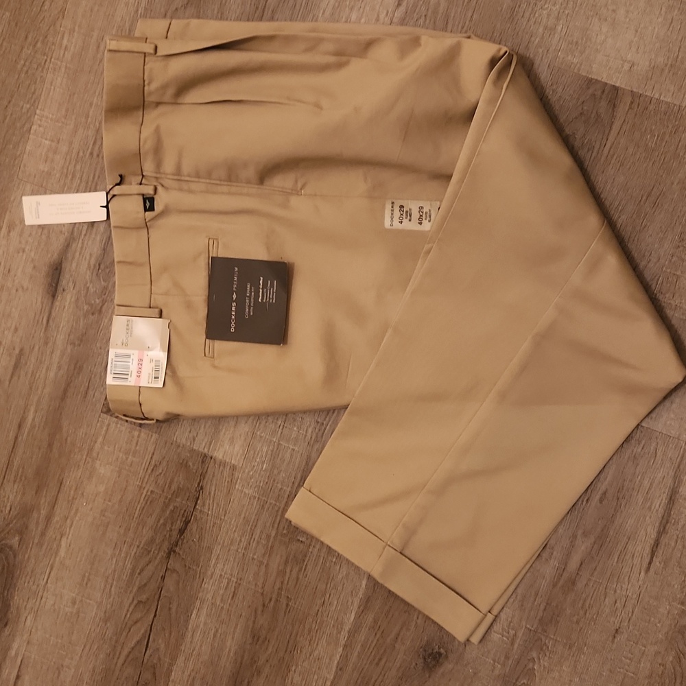 *SOLD*Dockers Premium Khaki Pants